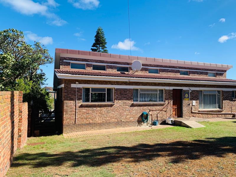 To Let 4 Bedroom Property for Rent in C Place Eastern Cape